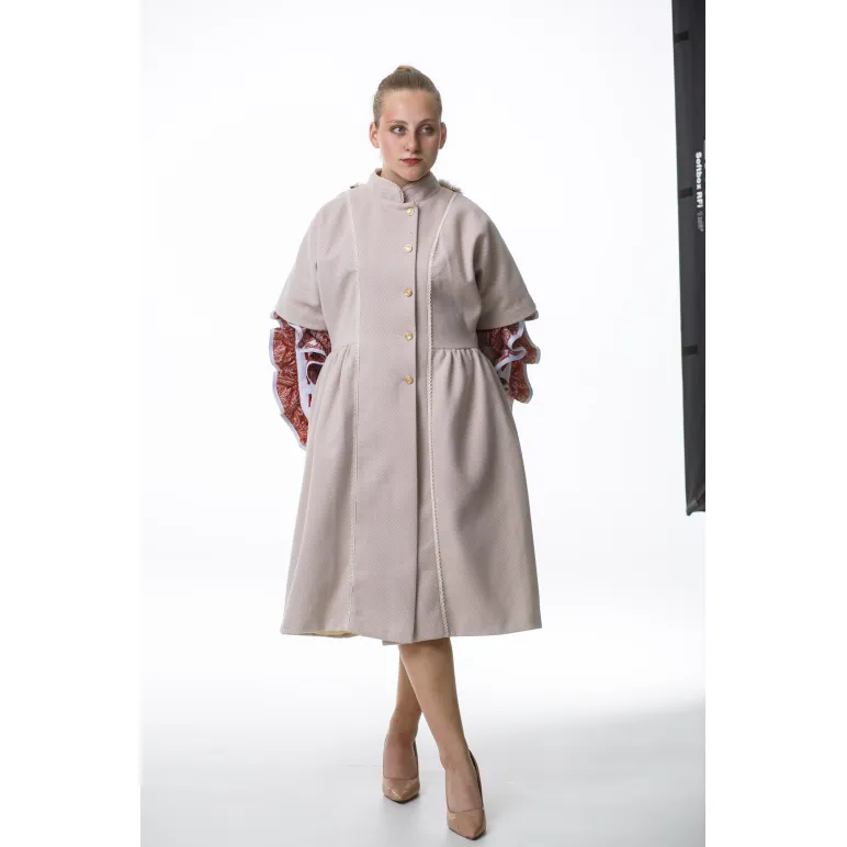 Пальто Лисья грация с отстегивающимся мехом. Размер 44-48