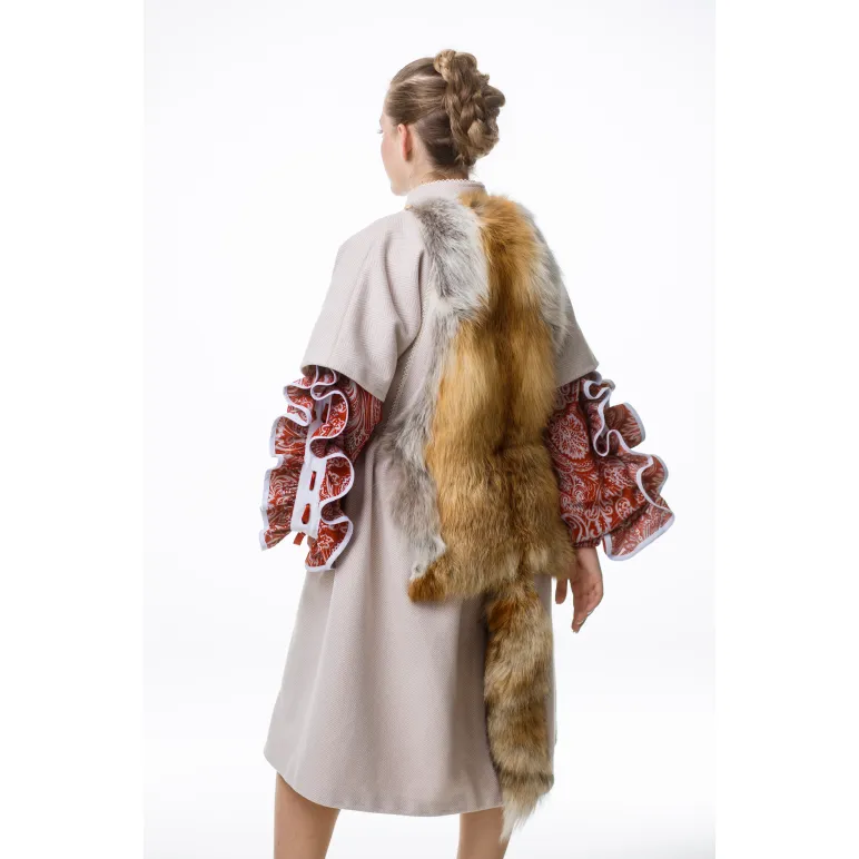Пальто Лисья грация с отстегивающимся мехом. Размер 44-48