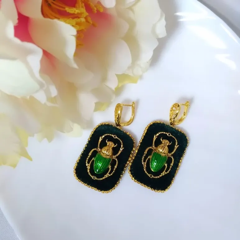 Серьги бархатные с жуком скарабеем