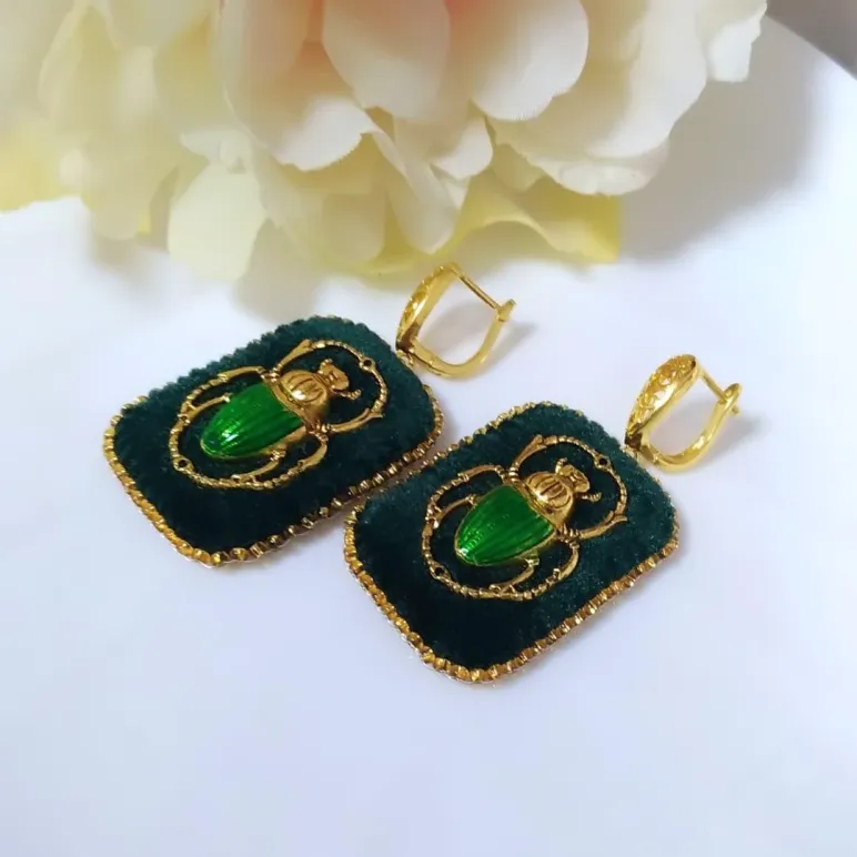 Серьги бархатные с жуком скарабеем