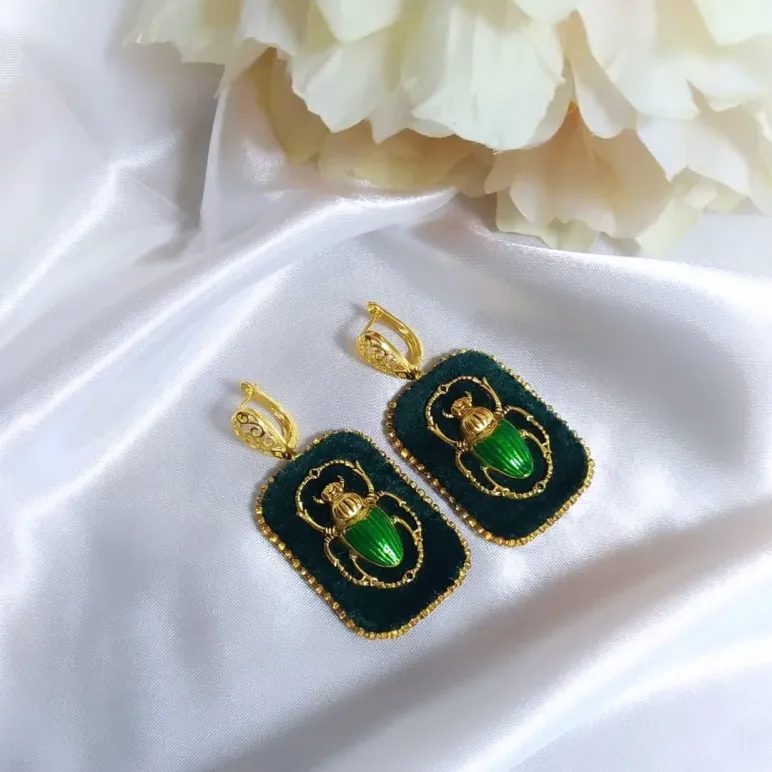 Серьги бархатные с жуком скарабеем