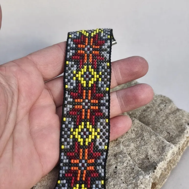 Браслет- манжета этнический с солярным символом, из бисера