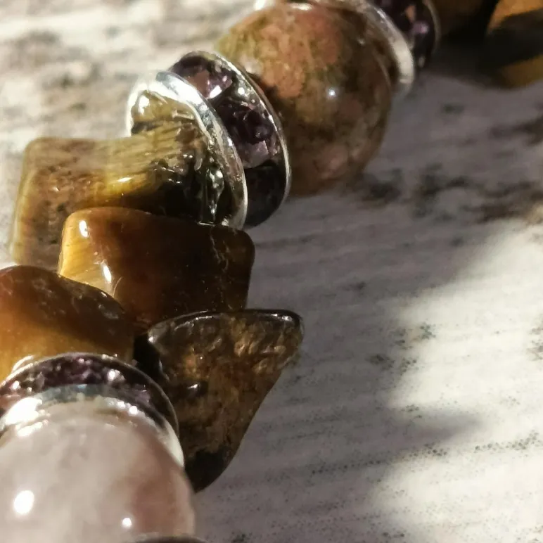 Браслет из яшмы и тигрового глаза