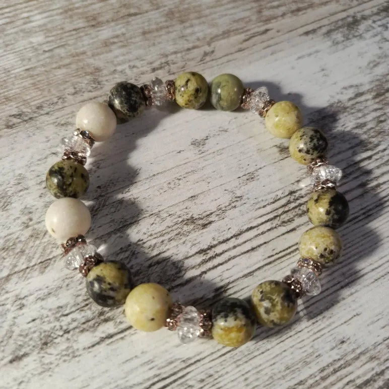Браслет из серпентинита с хрусталем