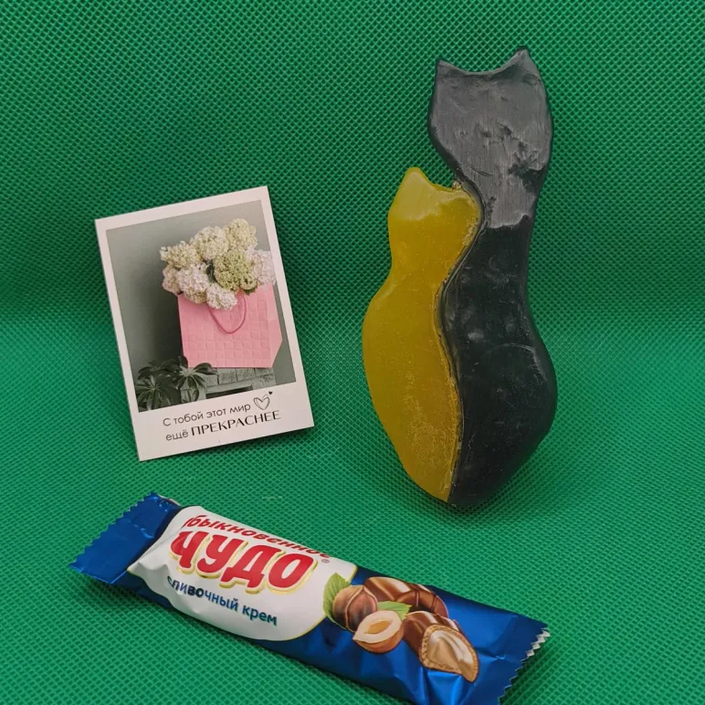 Оригинальный подарок мыло котики двухцветное к 14 февраля