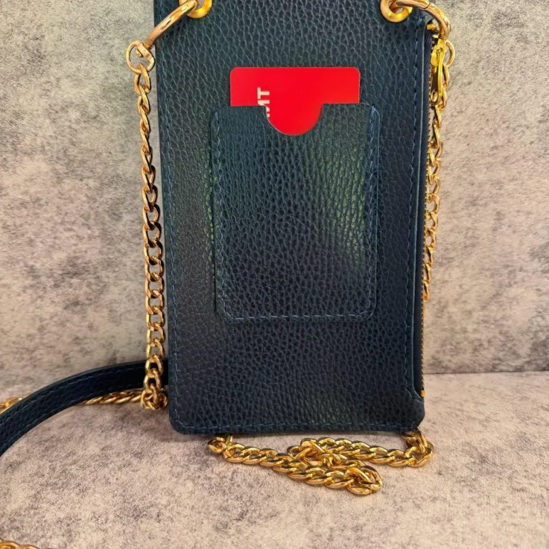 Сумка под телефон из натуральной кожи