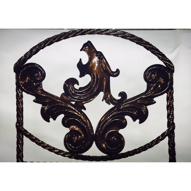 Трон из металлической проволоки