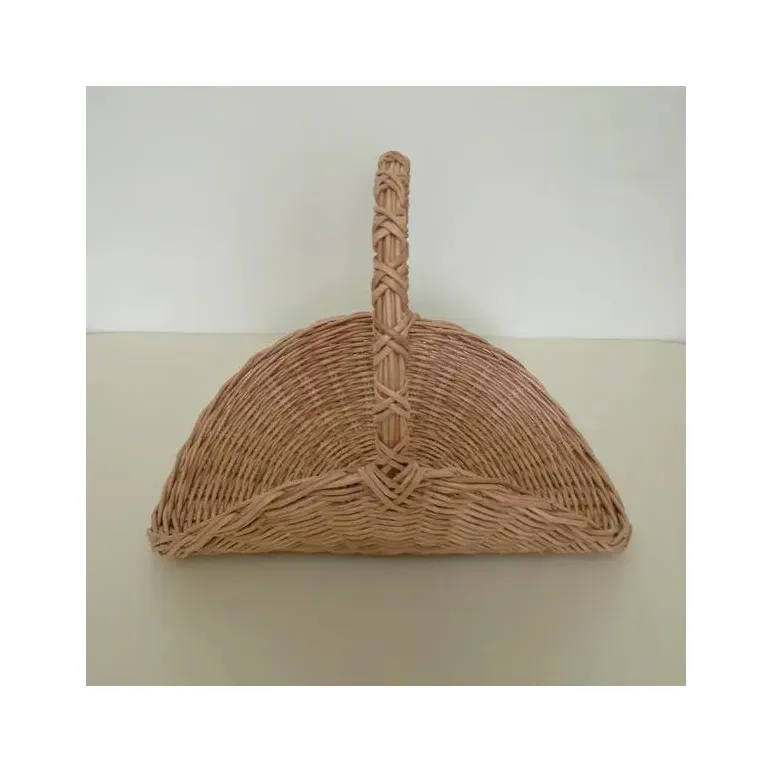 Корзина плетёная