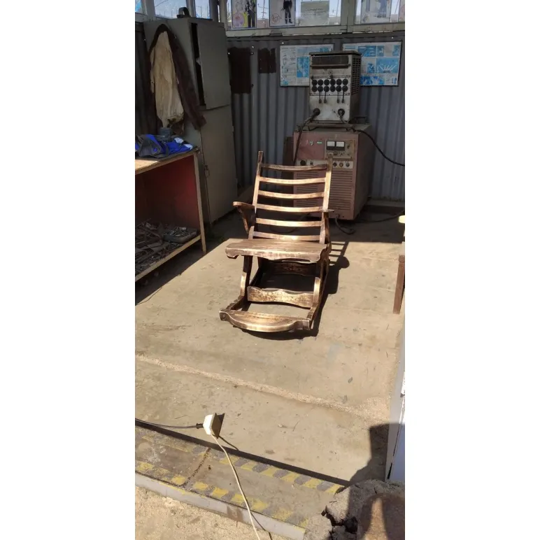 КРЕСЛО -КАЧАЛКА ИЗ МАССИВА СОСНЫ Кресло -качалка из массива сосны