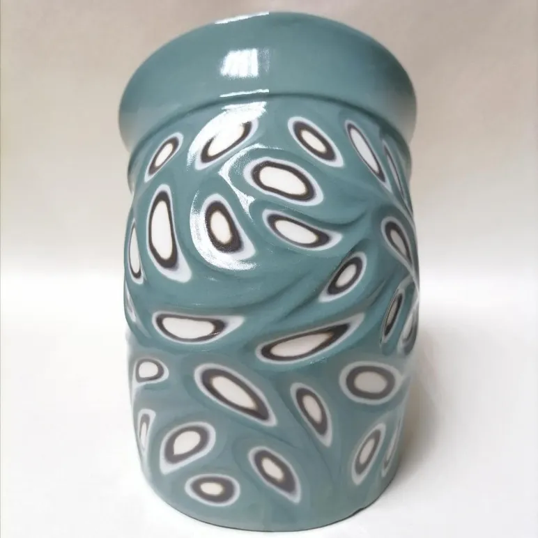 Солонка или ёмкость под мелочи, карандашница из цветного фарфора открытая