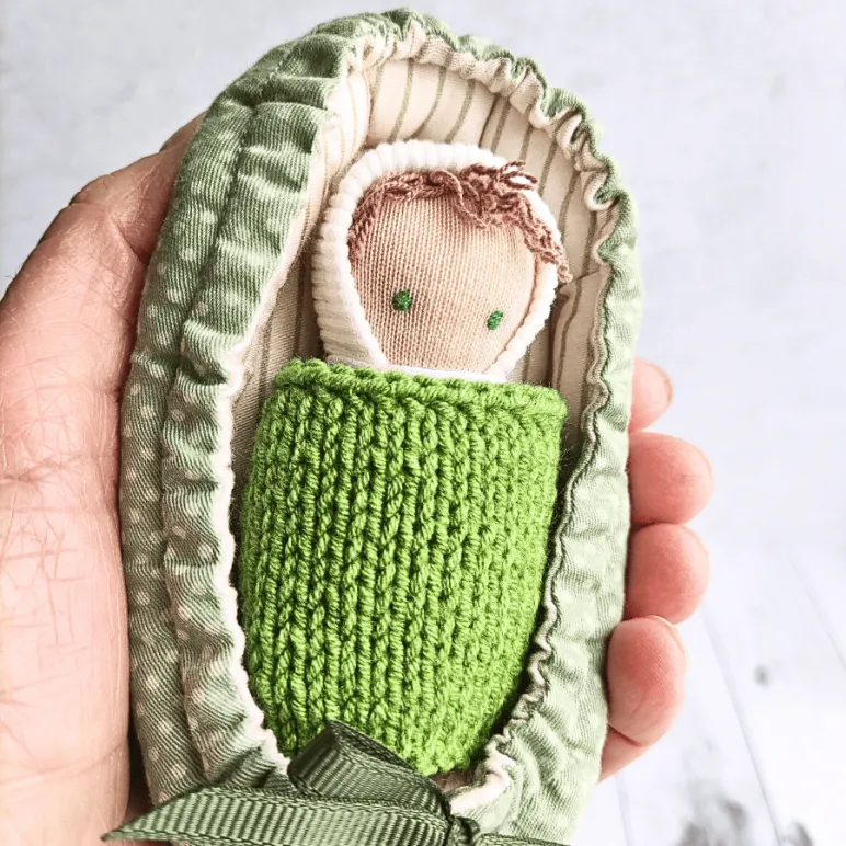 крошка в ладошке ручная работа