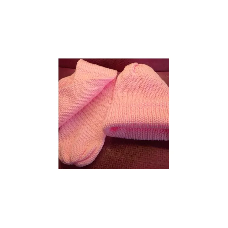 Шапка женская с шарфом ( цвет-розовый)