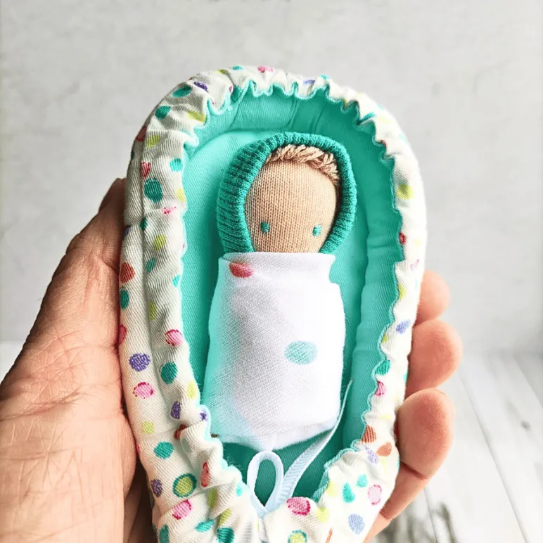 крошка в ладошке ручная работа