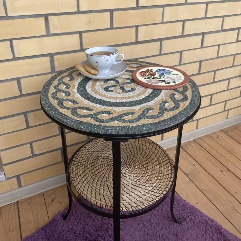 Столик журнальный мозаичный