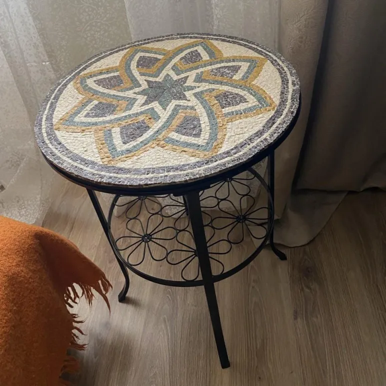 Столик журнальный мозаичный