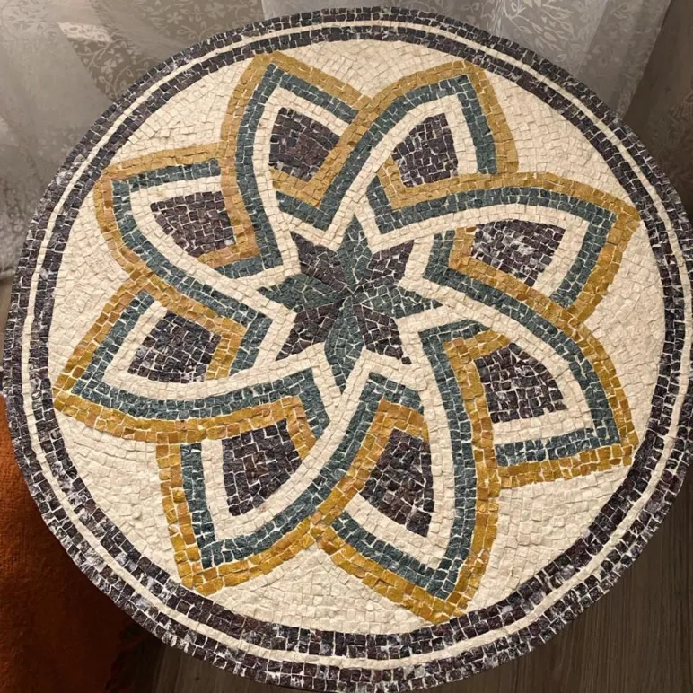 Столик журнальный мозаичный