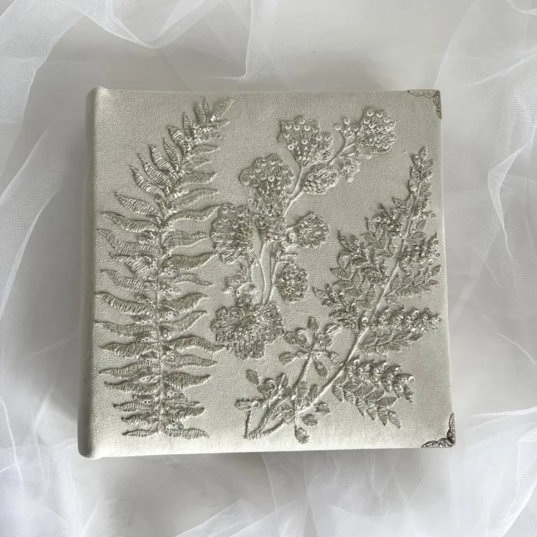 Фотоальбом свадебный жемчужный с бисером и пайетками