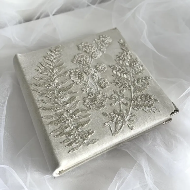 Фотоальбом свадебный жемчужный с бисером и пайетками