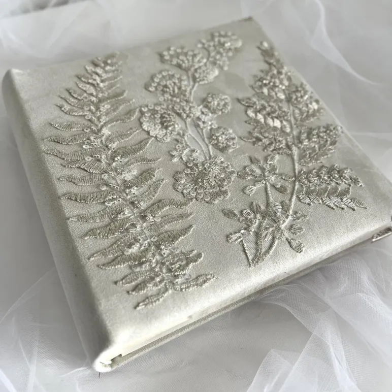 Фотоальбом свадебный жемчужный с бисером и пайетками