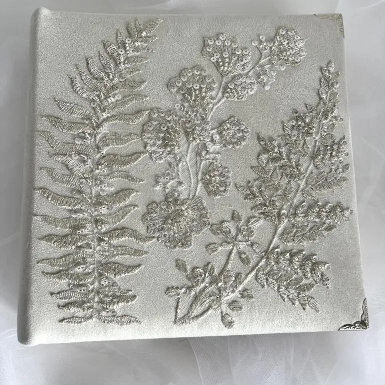 Фотоальбом свадебный жемчужный с бисером и пайетками