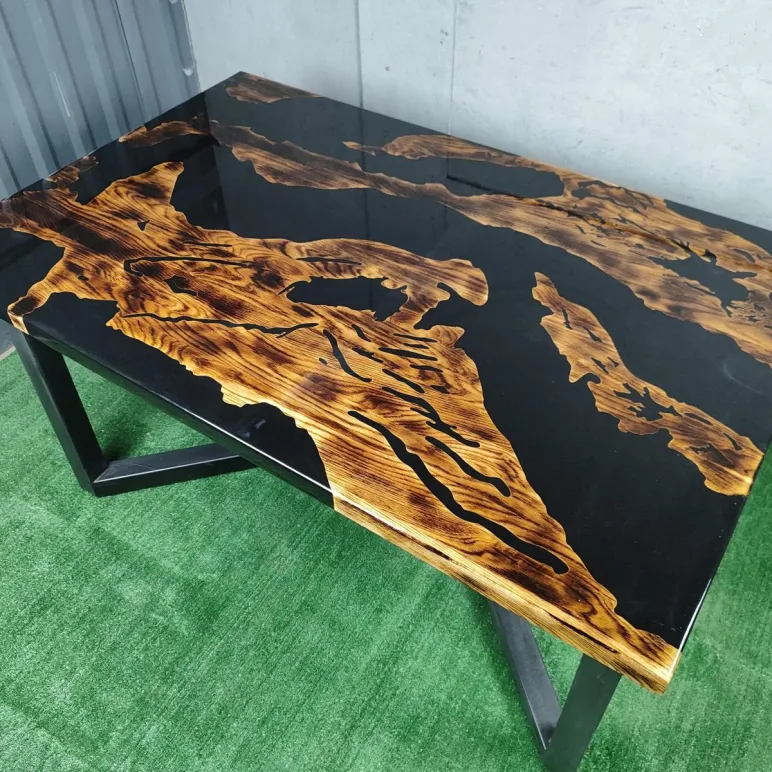 Стол река из массива дуба река
