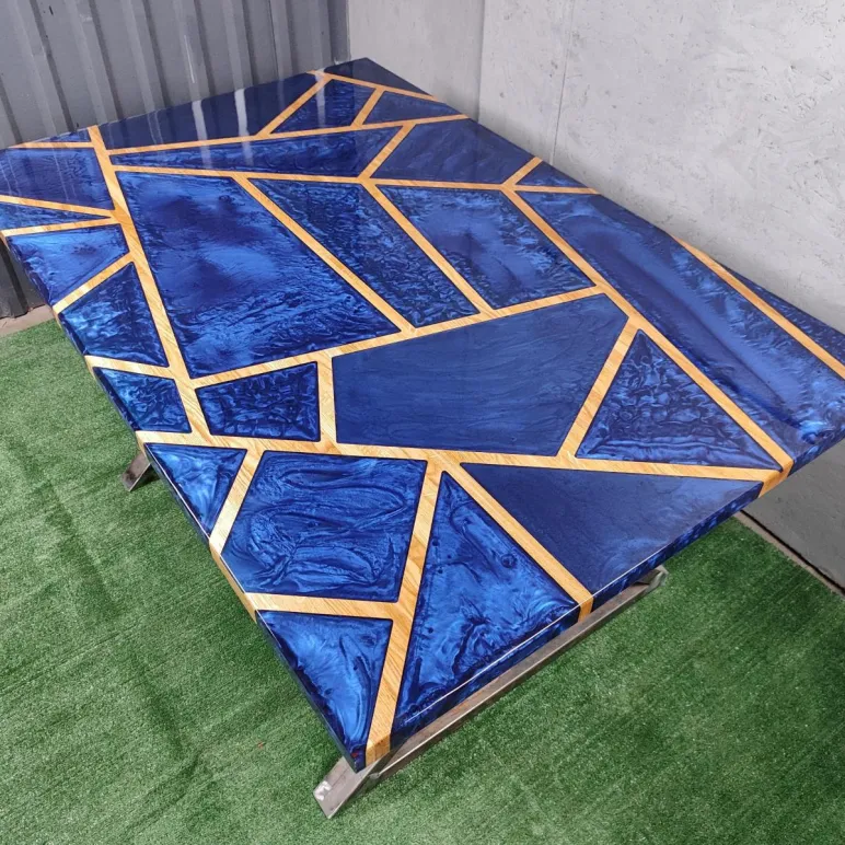 СТОЛ ИЗ МАССИВА ДУБА И ЭПОКСИДНОЙ СМОЛЫ ГЕОМЕТРИЯ Стол из массива дуба и эпоксидной смолы Геометрия