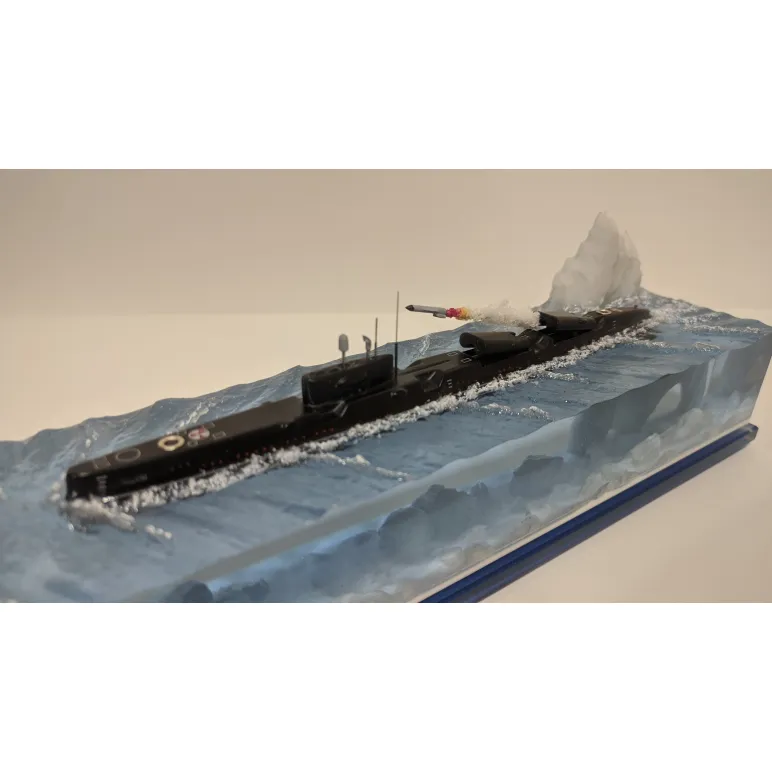 Модель АПЛ проект 675 с пуском КР