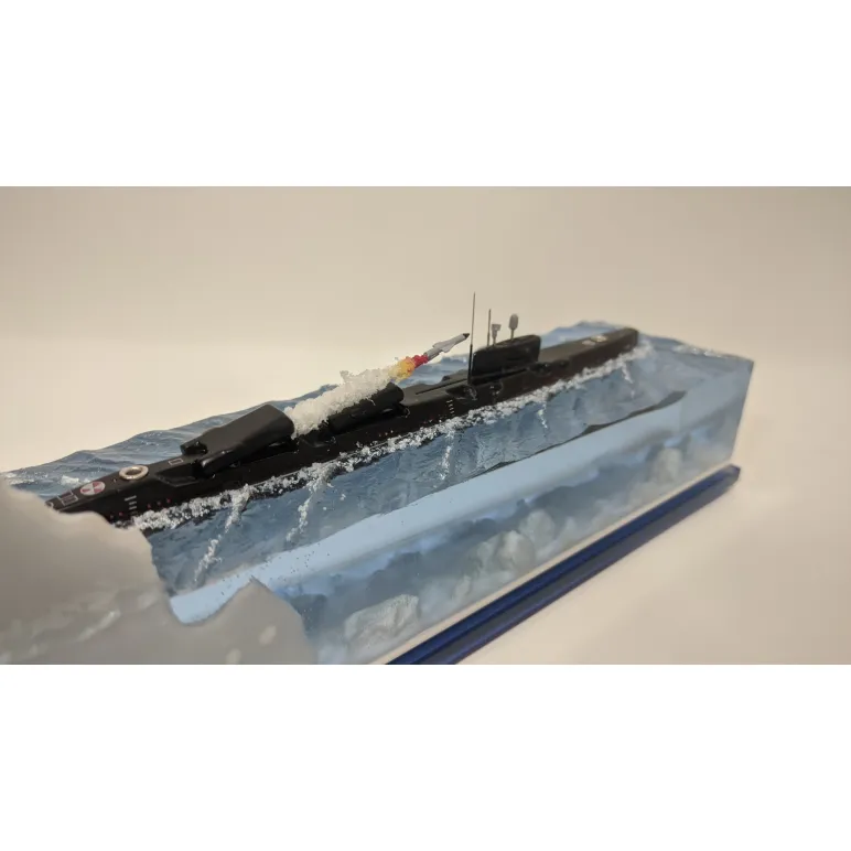 Модель АПЛ проект 675 с пуском КР