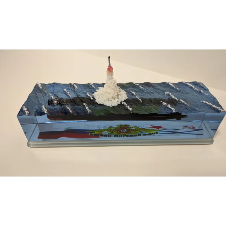 Модель подводной лодки 667БДРМ "Дельфин"