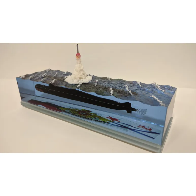 Модель подводной лодки 667БДРМ "Дельфин"