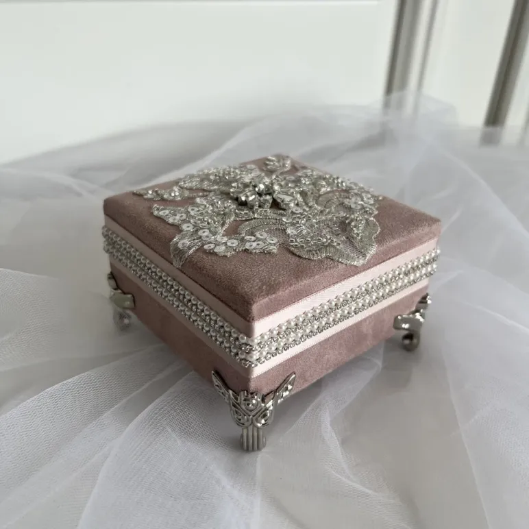 Шкатулка для свадебных колец