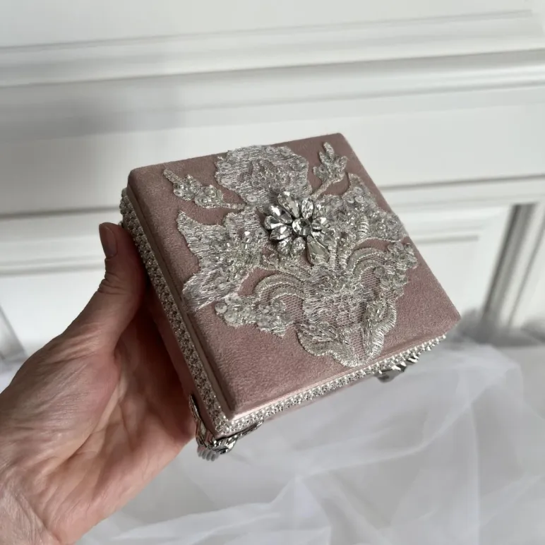 Шкатулка для свадебных колец