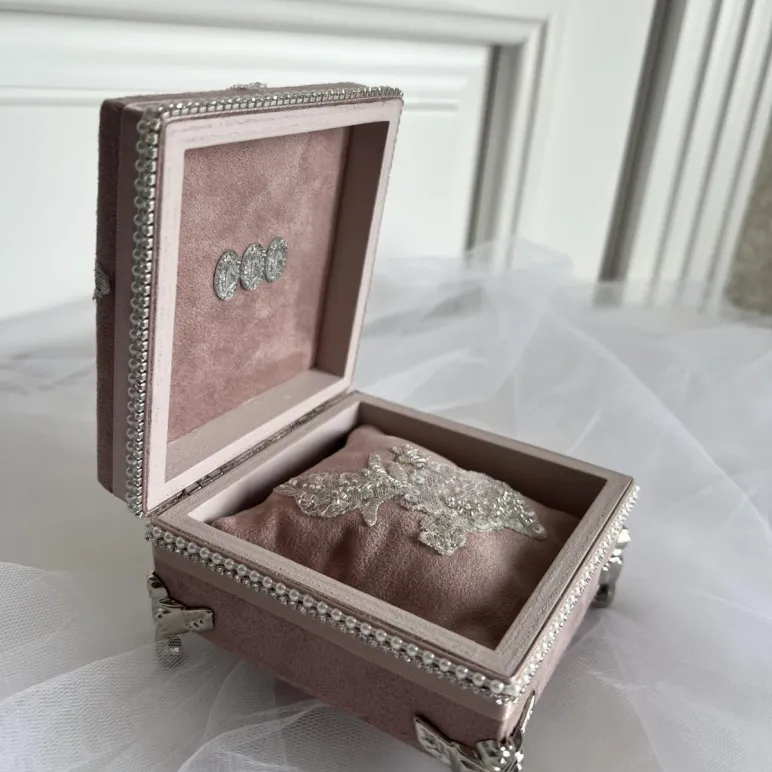 Шкатулка для свадебных колец