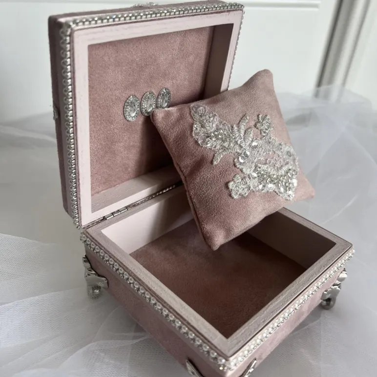 Шкатулка для свадебных колец