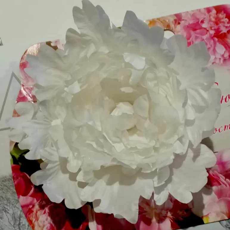 Брошь цветок из шелка Пион