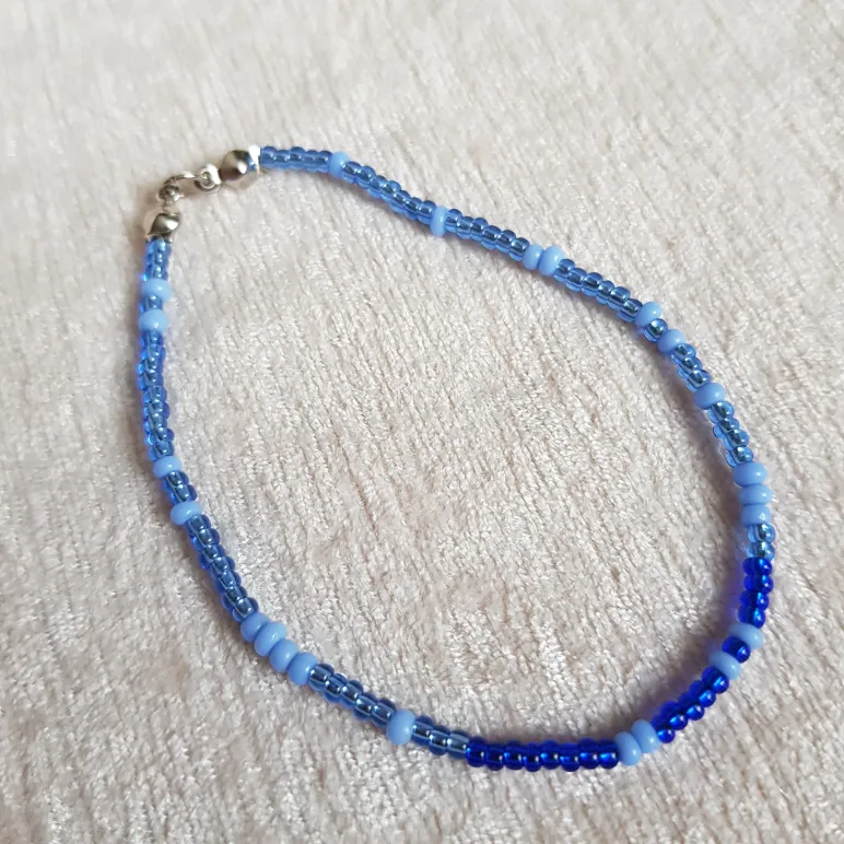 Браслеты из бисера с бусинами и кристаллами