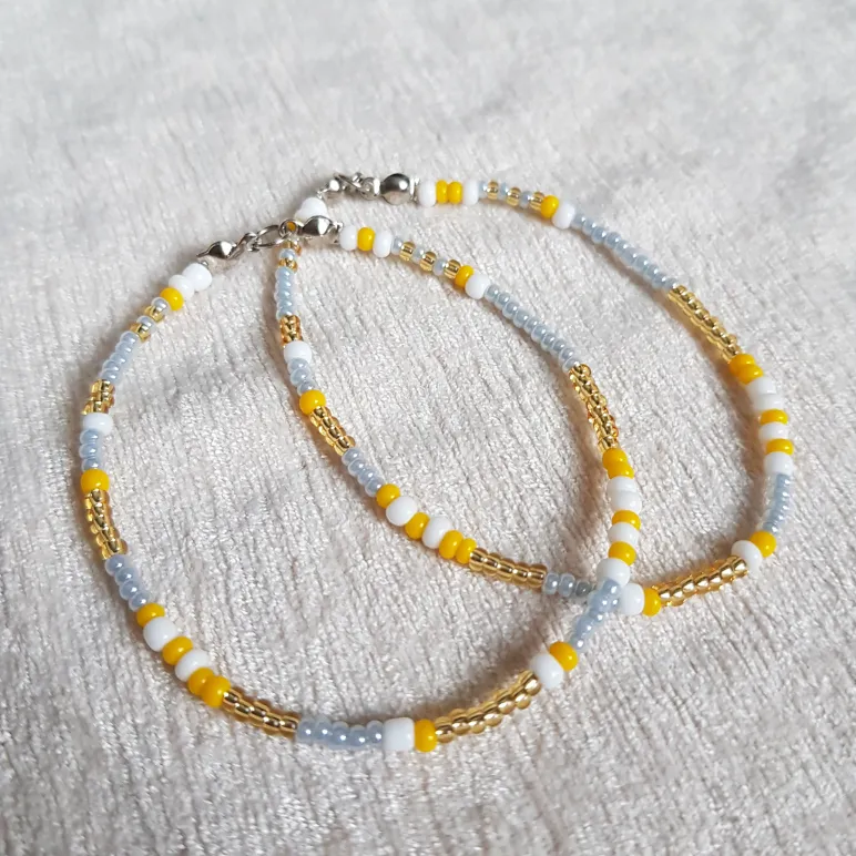 Браслеты из бисера с бусинами и кристаллами