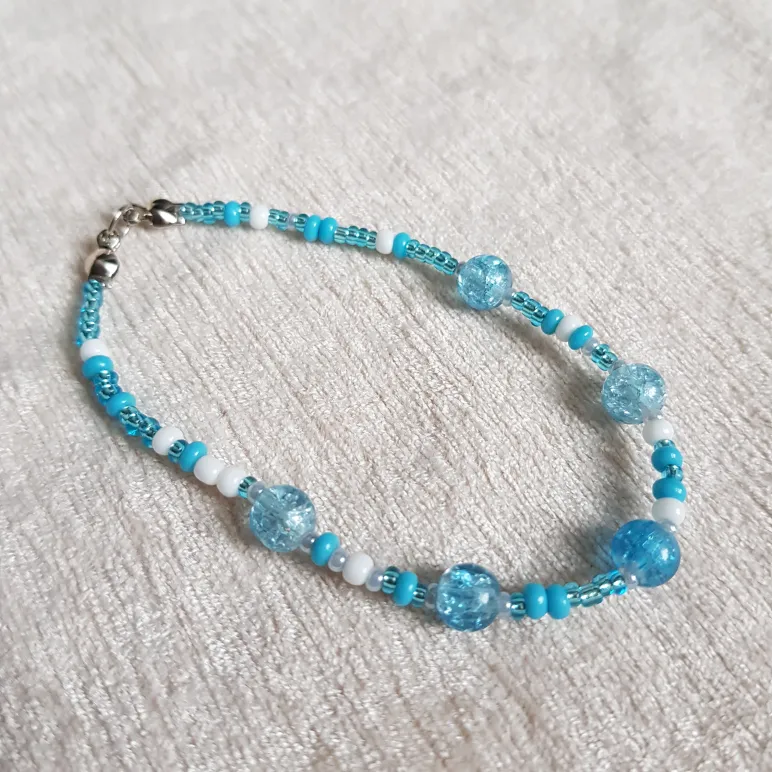 Браслеты из бисера с бусинами и кристаллами