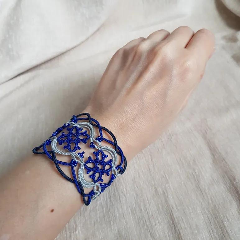 ​Браслет и серьги "Матрёшки" фриволите