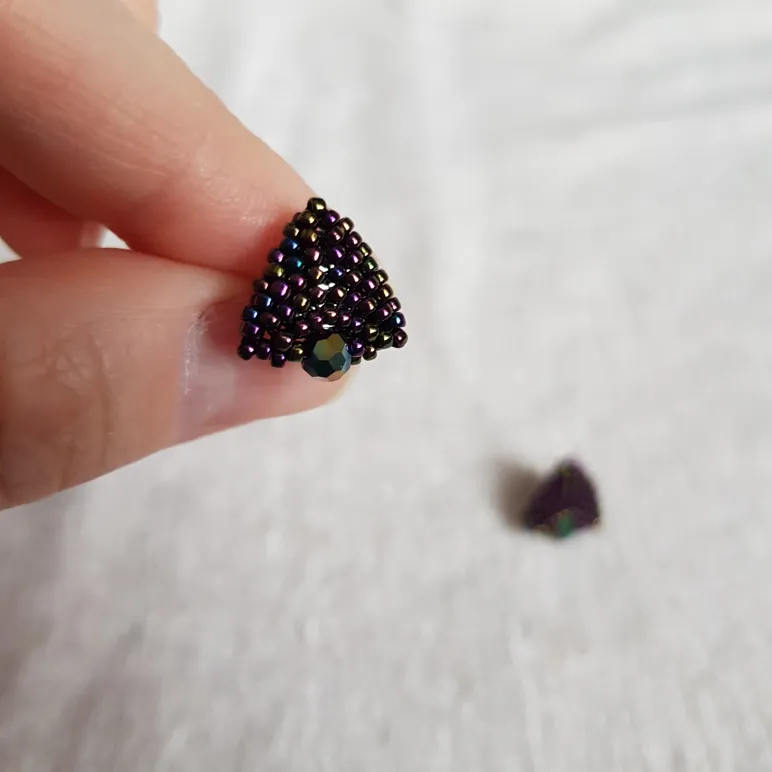 Серьги с жемчугом, биконусами. ронделями