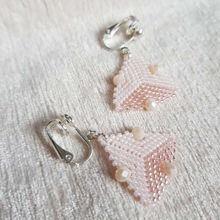 Серьги с жемчугом, биконусами. ронделями