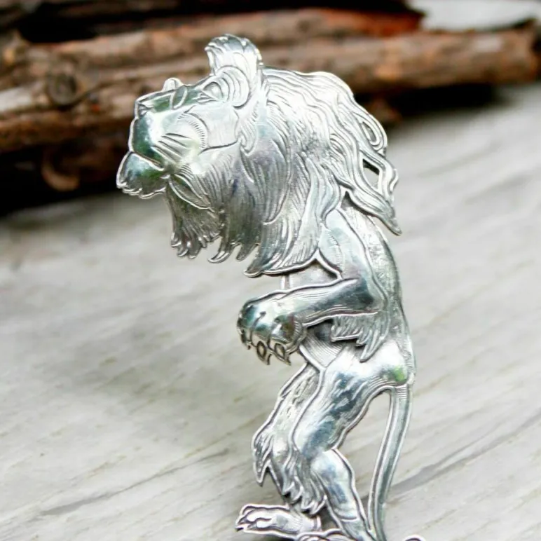 Серебряная брошь "Алиса в Стране Чудес" от KIT CARSON