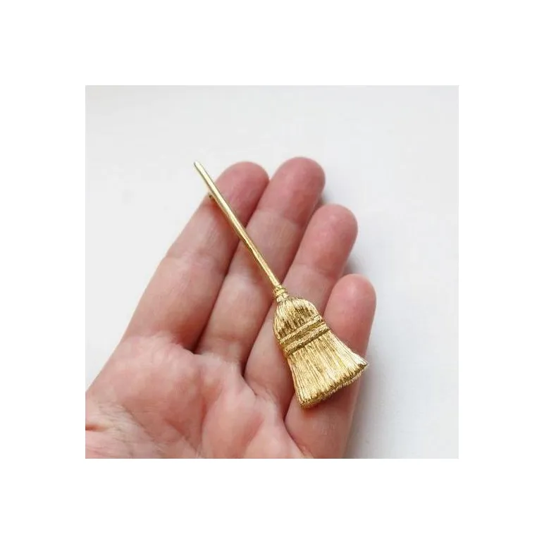 Коллекционная брошь "Метла" от ROBERT MANDLE