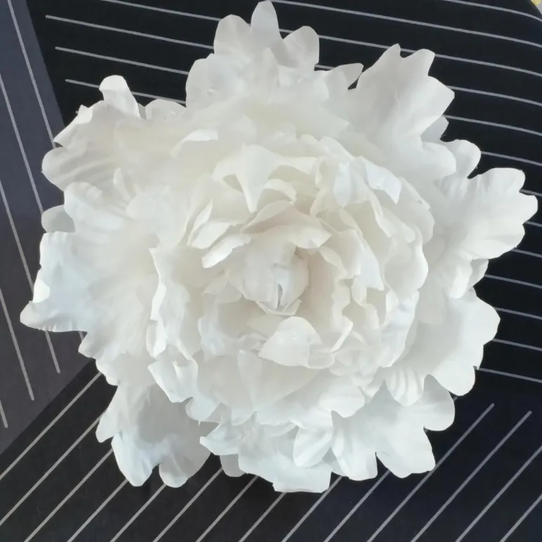 Брошь цветок из шелка Пион