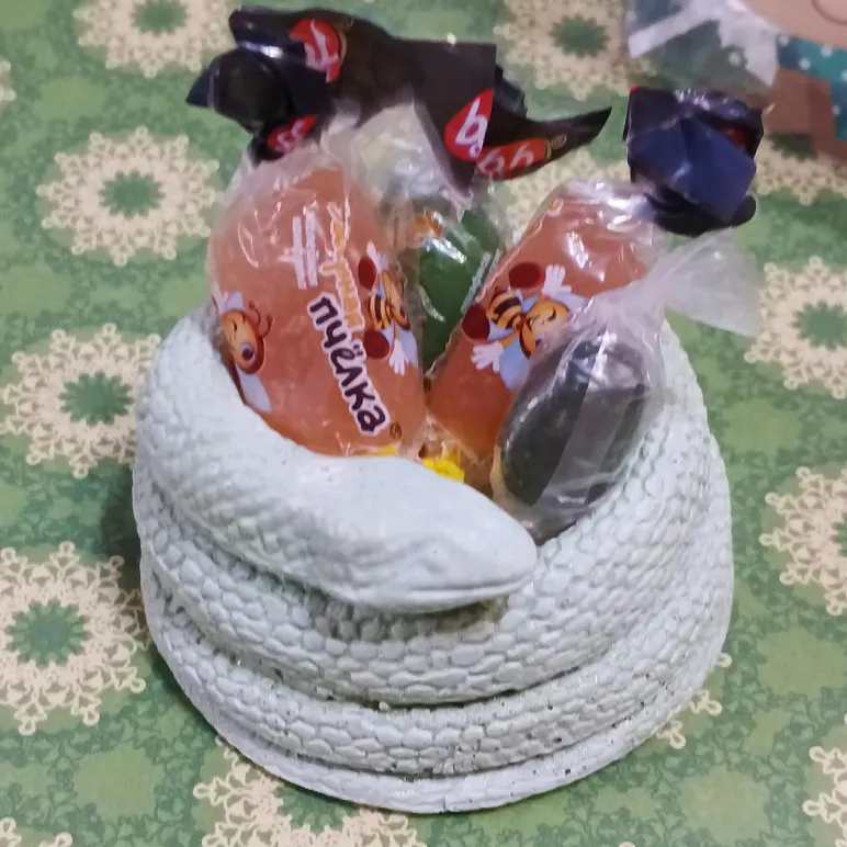 Подсвечник новогодний символ змея