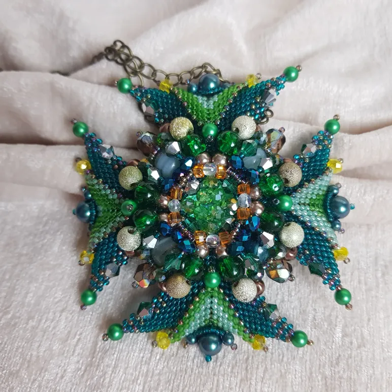 Брошь-орден-подвеска + Брошь и Серьги "Изумруд"