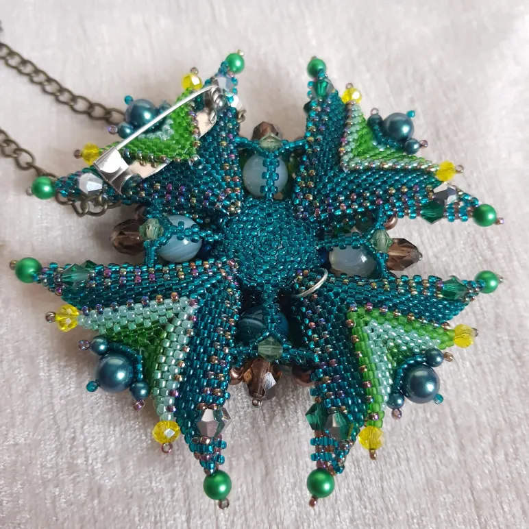 Брошь-орден-подвеска + Брошь и Серьги "Изумруд"