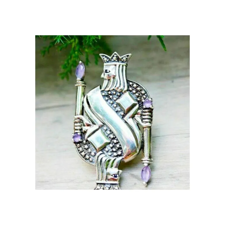 Винтажная серебряная брошь "Карточный король"