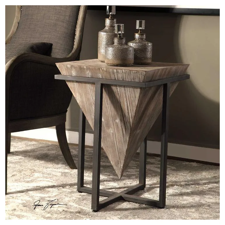 Напольная подставка для цветов