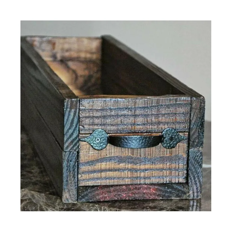 Ящик из дерева